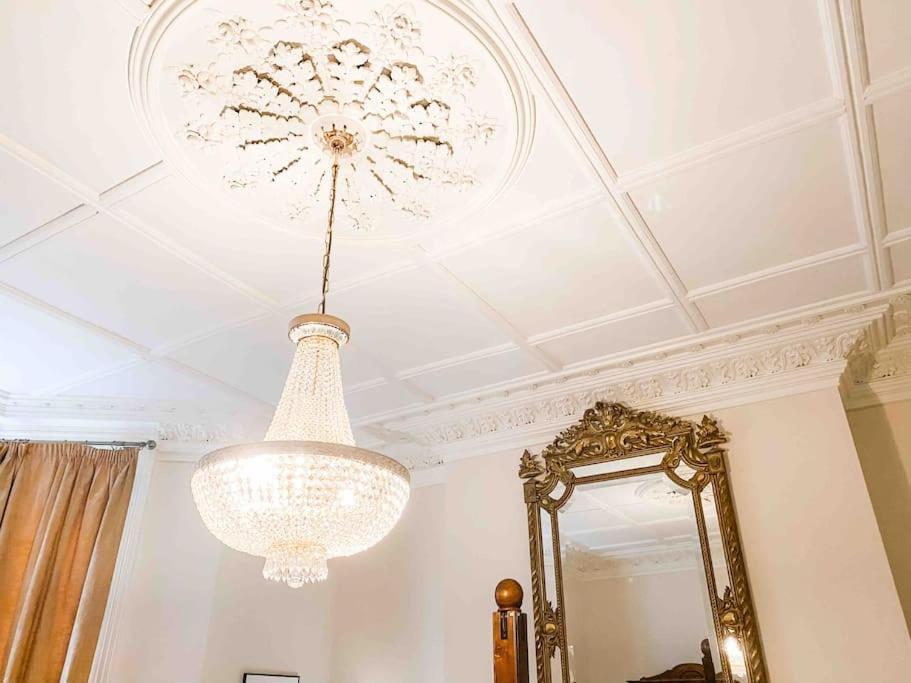 Luxurious Victorian, A Few Minutes From The Beach - Sleeps 2 Adults And Up To 3 Children Διαμέρισμα St Leonards-on-Sea Εξωτερικό φωτογραφία