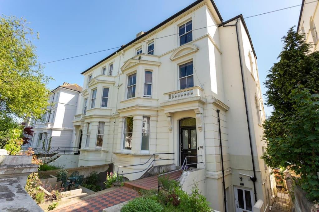 Luxurious Victorian, A Few Minutes From The Beach - Sleeps 2 Adults And Up To 3 Children Διαμέρισμα St Leonards-on-Sea Εξωτερικό φωτογραφία